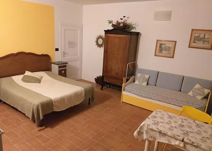 Il Vecchio Pero * Capriglio